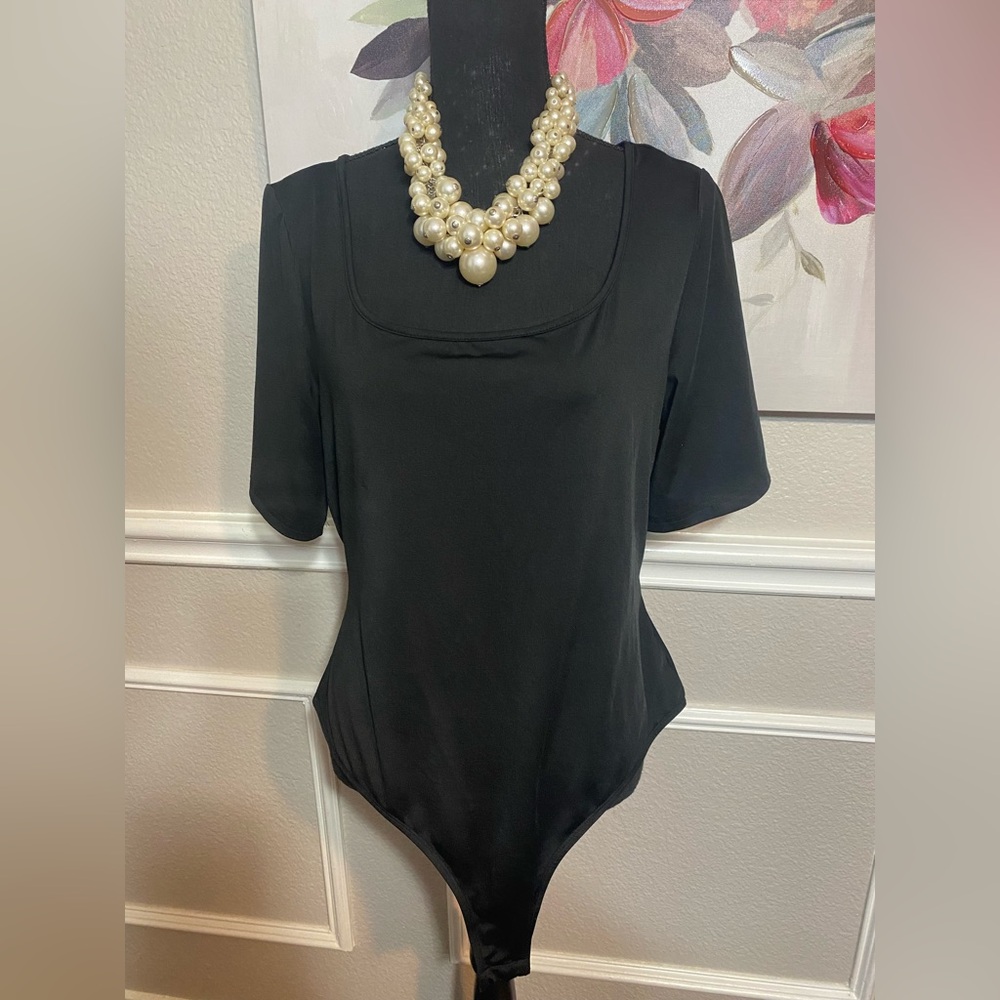 Black Fitted Bodysuit with Short Sleeves || Size 2XL (16) - Picture 11 of 13